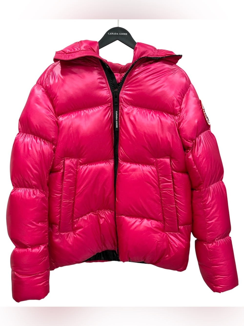 Canada Goose Crofton Puffer jacket with hoodie in the color Burdock Pink | M